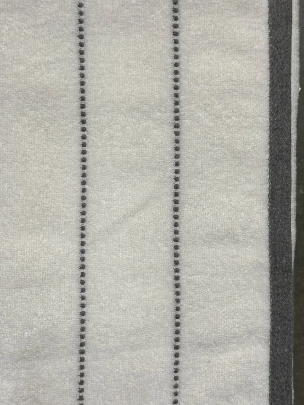 8 Pc DKNY Towel Set White Gray Stripes Striped 2 Hand 2 Bath Towels 4 Washcloths